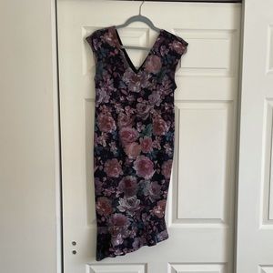 Woman’s Jessica Simpson Floral Maternity Dress Size Small